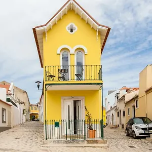 https://lisbon-sea-side-chalet.hotels-lisbon-portugal.com